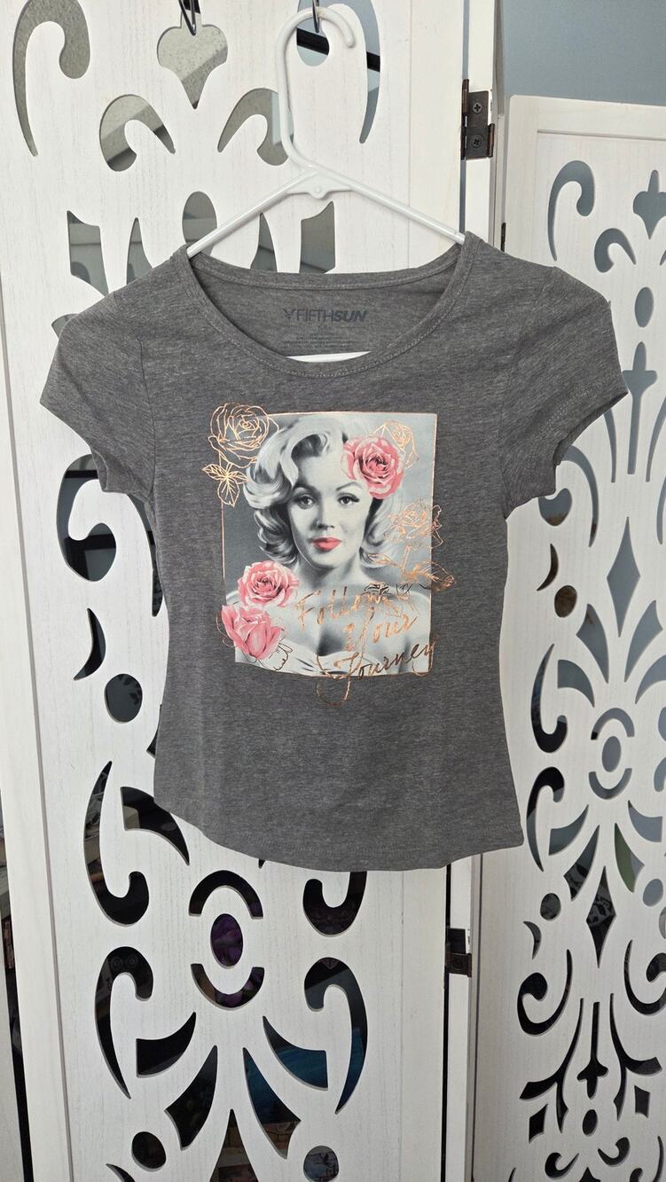 Fifth Sun Marilyn Monroe Graphic Tee Girls 6X Gray Pink Rose Short Sleeve Top
